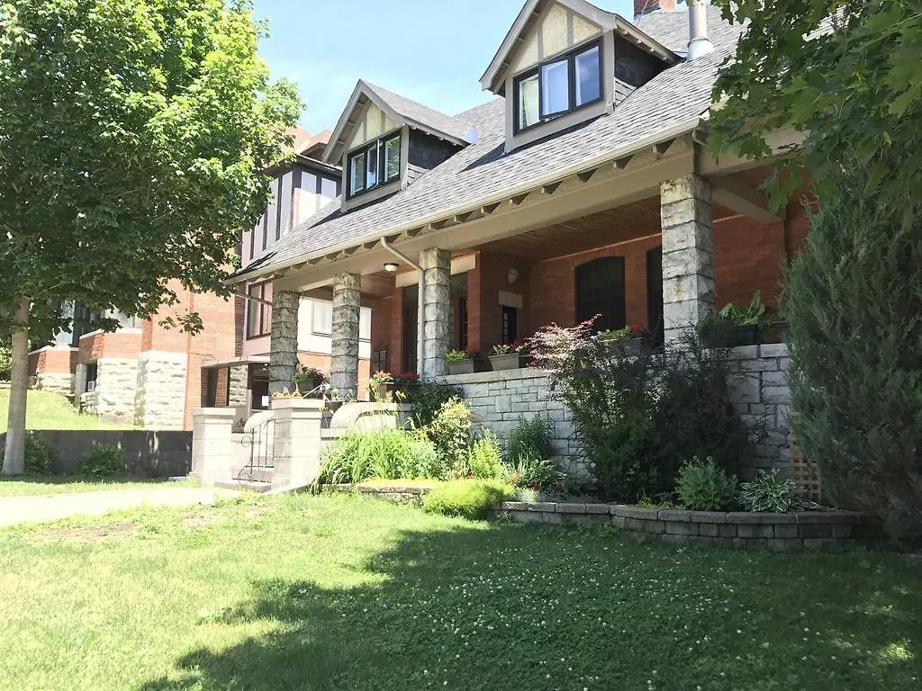 Marlborough Suites Ottawa Apartment